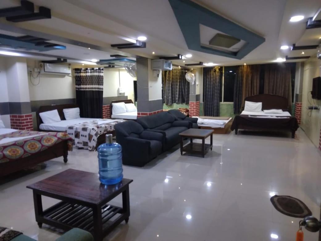 Haritha Apartments, Helpful Staff, Near Bus & Railway Station, Geyser, Tv, Best Priced Family-Only Apartments In Tirupati, Big Families, Groups Welcome Exterior photo