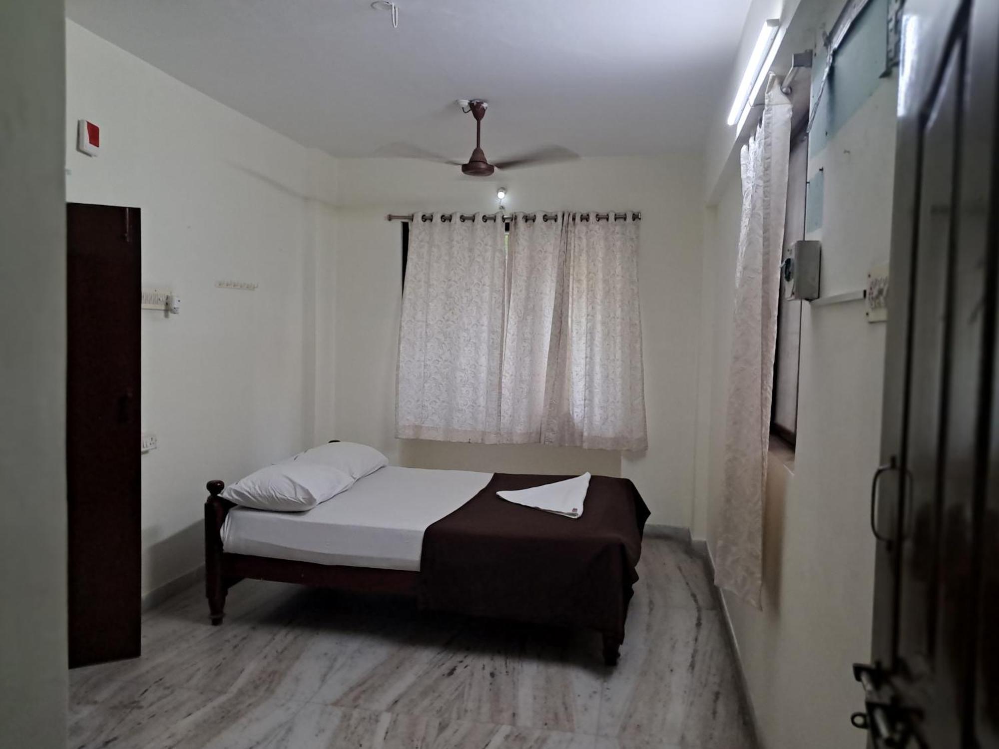 Haritha Apartments, Helpful Staff, Near Bus & Railway Station, Geyser, Tv, Best Priced Family-Only Apartments In Tirupati, Big Families, Groups Welcome Exterior photo