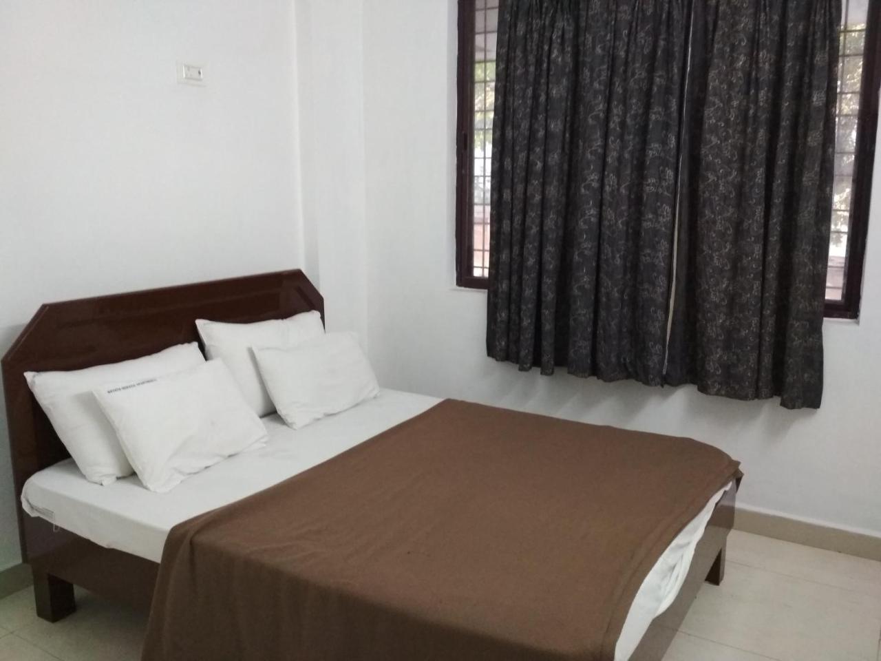 Haritha Apartments, Helpful Staff, Near Bus & Railway Station, Geyser, Tv, Best Priced Family-Only Apartments In Tirupati, Big Families, Groups Welcome Exterior photo