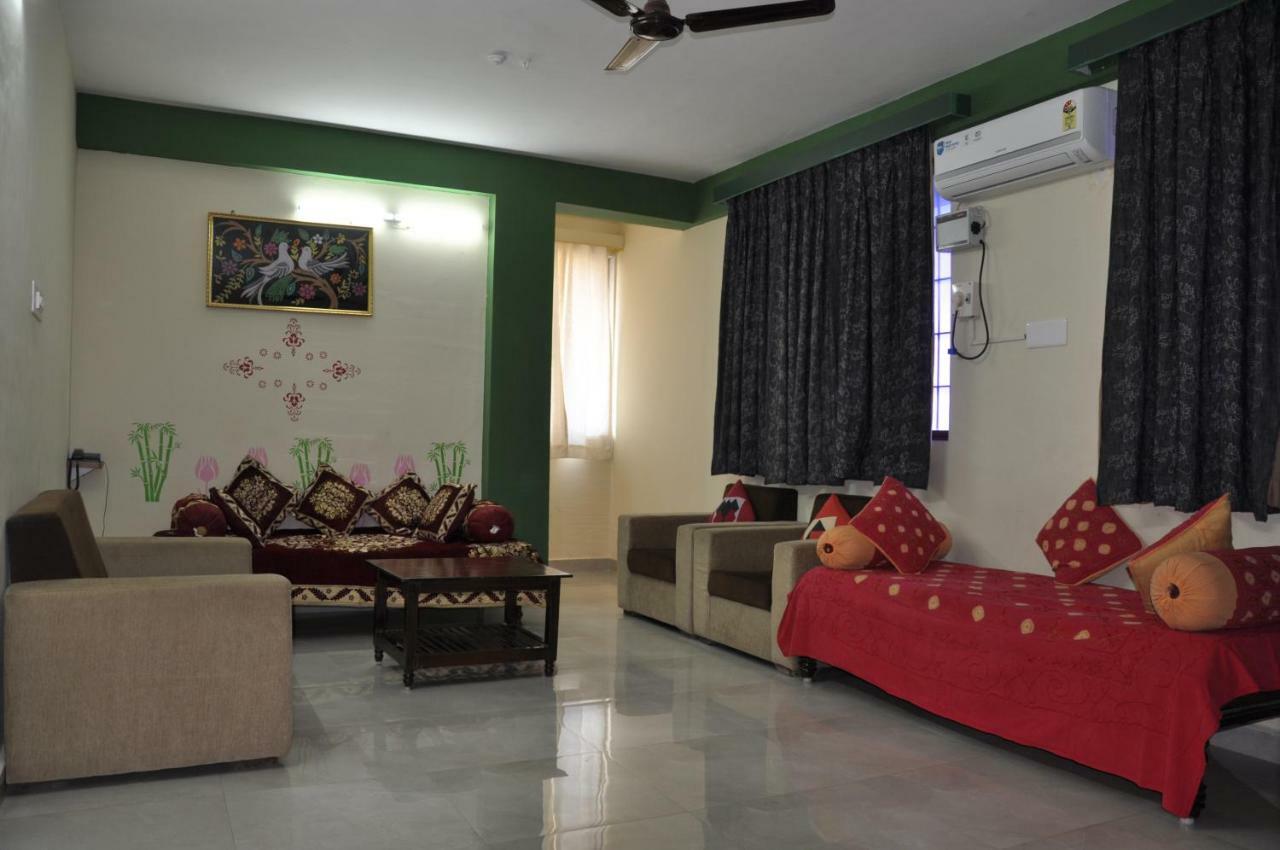 Haritha Apartments, Helpful Staff, Near Bus & Railway Station, Geyser, Tv, Best Priced Family-Only Apartments In Tirupati, Big Families, Groups Welcome Exterior photo